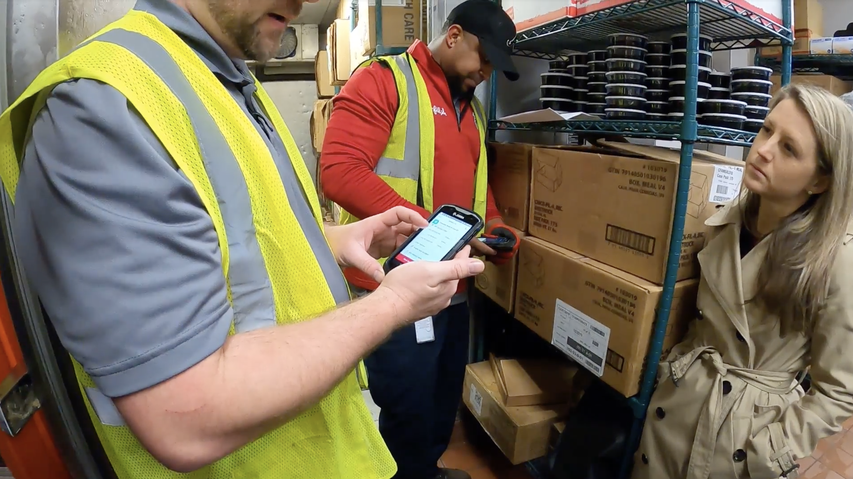 Distribution workers with scanner